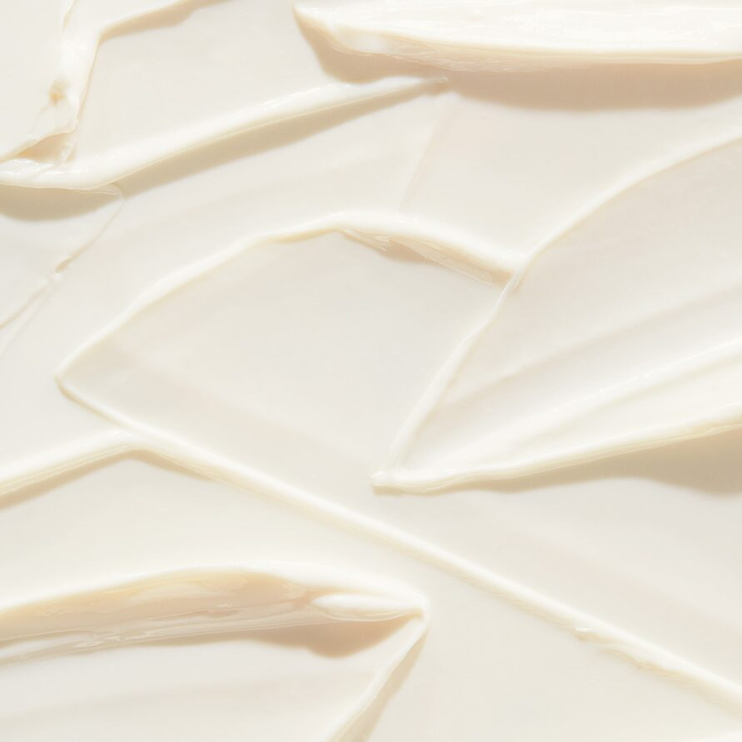 RICHE CREME balinošs roku krēms pret pigmenta plankumiem ar SPF20, 50ml