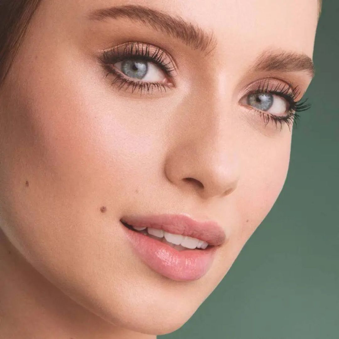 INTENSE METAMORPHOSE melna skropstu tuša ar organisku rudzupuķu ūdeni, 7.8ml