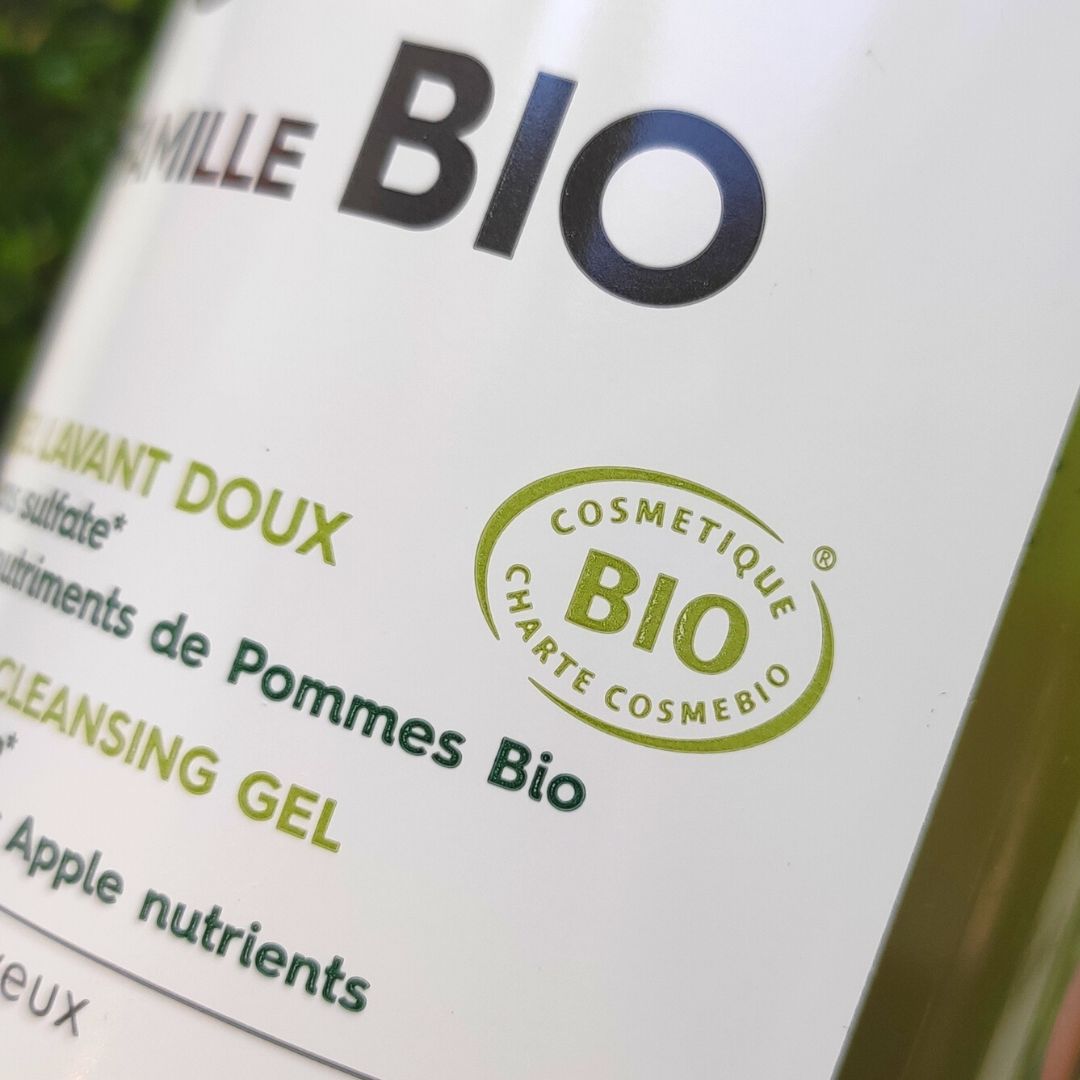 FAMILLE BIO maigs attīrošs gēls-šampūns ķermenim un matiem ar organisku ābolu ekstraktu, 390ml