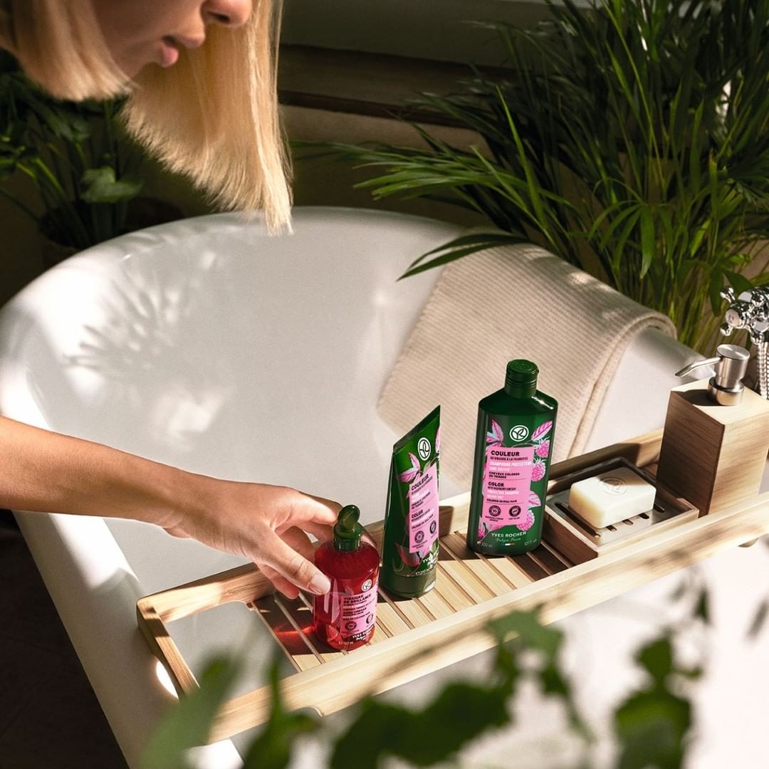 AIZSARGĀJOŠS ŠAMPŪNS krāsotiem matiem ar aveņu ekstraktu, 300ml
