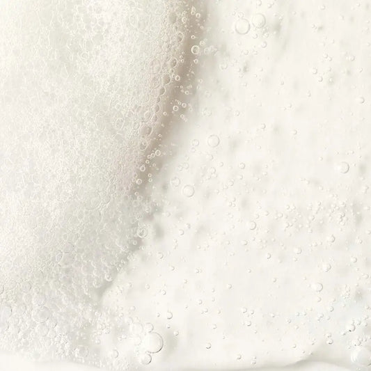 FAMILLE BIO maigs attīrošs gēls-šampūns ķermenim un matiem ar organisku ābolu ekstraktu, 390ml
